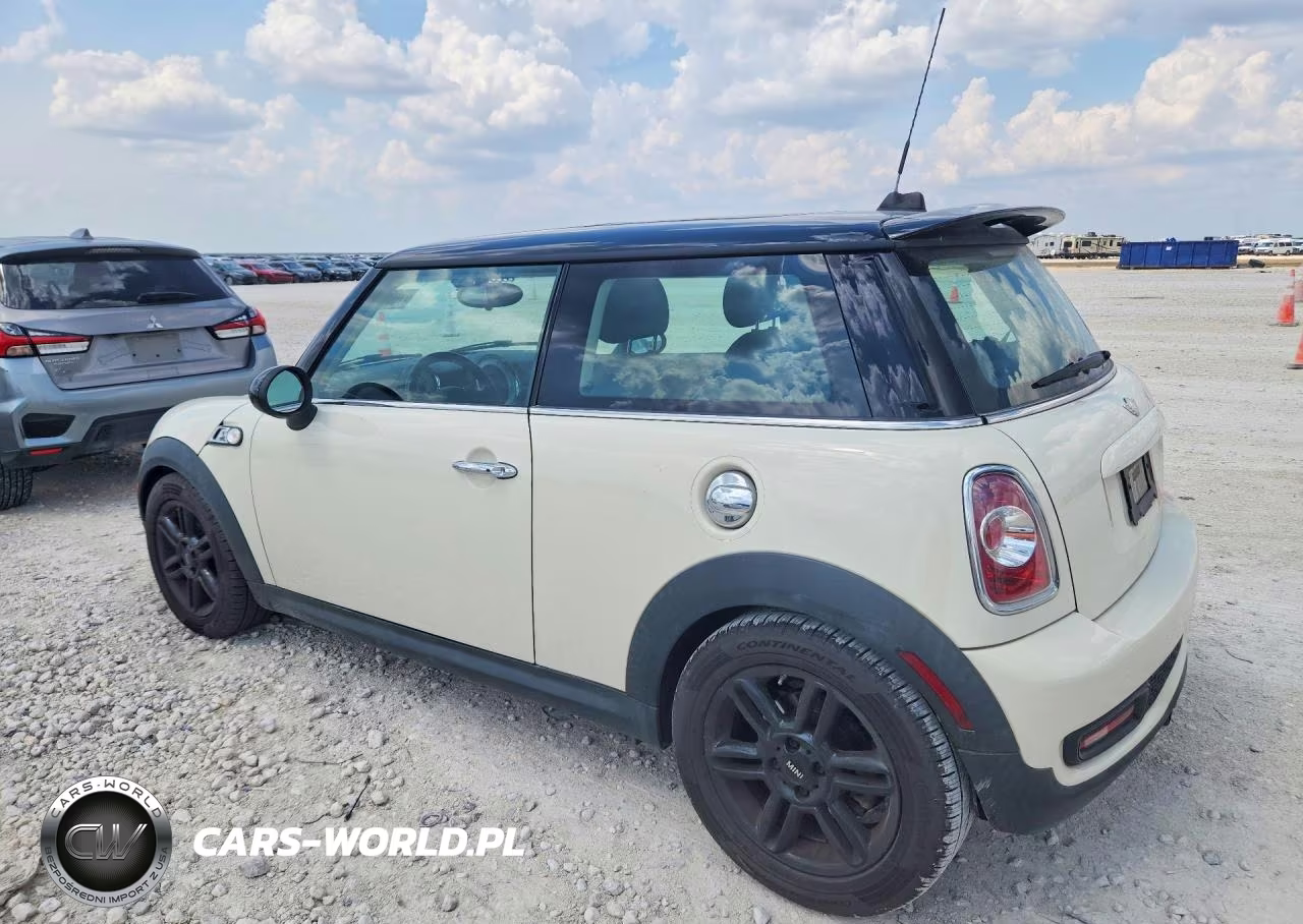 2013 Mini Cooper S VIN:WMWSV3C59DT390570 - 2