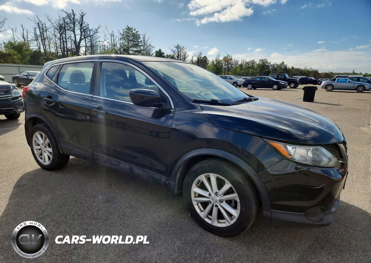 2018 Nissan Rogue Sport S VIN:JN1BJ1CR2JW200711 - 4