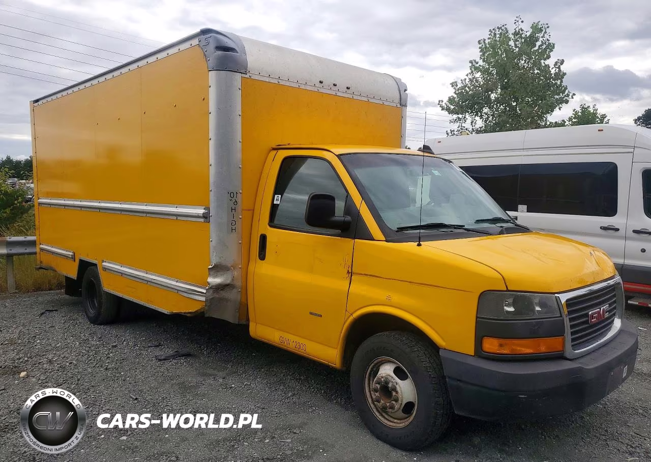 2018 GMC Savana Box Truck VIN:7GZ37TCG1JN900464 - 4