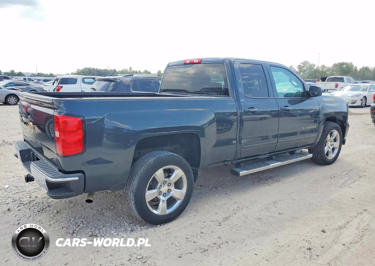 2018 Chevrolet Silverado C1500 Lt VIN:1GCRCREC8JZ318015 - 3