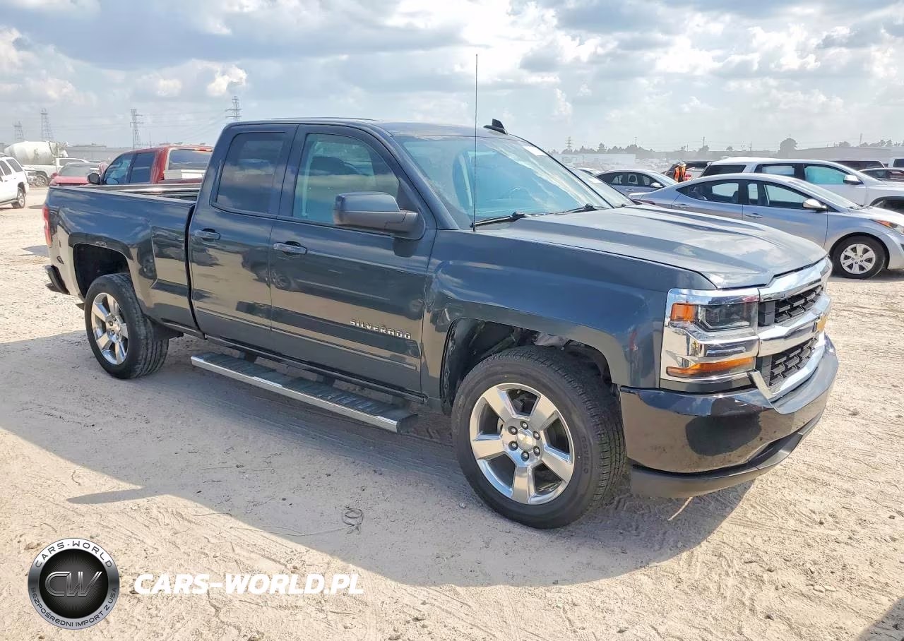 2018 Chevrolet Silverado C1500 Lt VIN:1GCRCREC8JZ318015 - 4