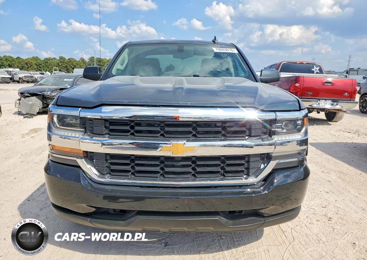2018 Chevrolet Silverado C1500 Lt VIN:1GCRCREC8JZ318015 - 5