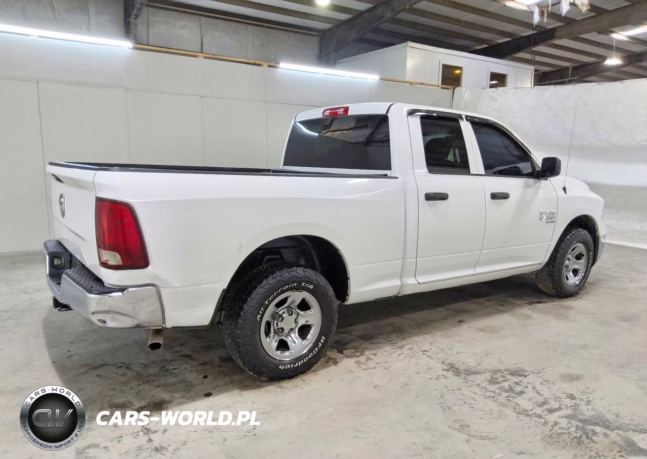 2019 Ram 1500 Classic Tradesman VIN:1C6RR6FG9KS616220 - 3