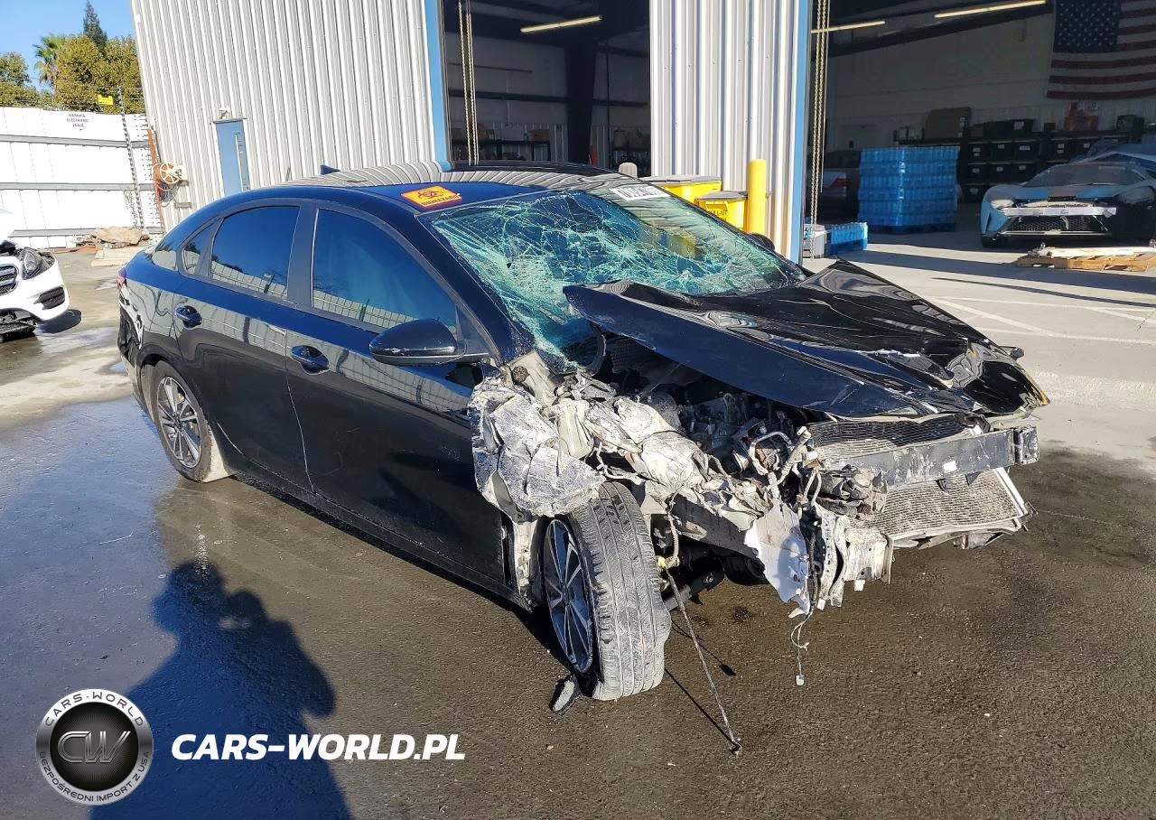 2024 Kia Forte Lxs VIN:3KPF24AD1RE807466 - 4
