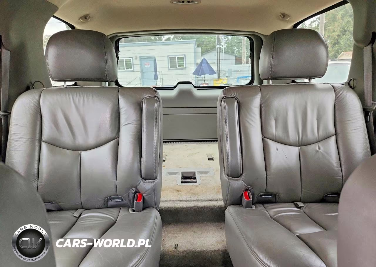 2005 Chevrolet Tahoe K1500 VIN:1GNEK13Z45J235851 - 10