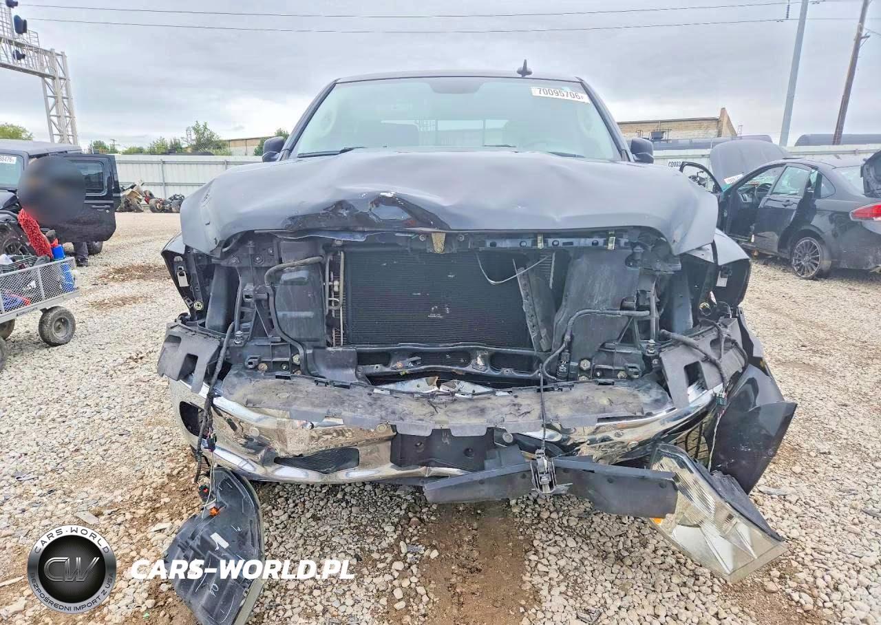2018 Ram 1500 Slt VIN:3C6RR7LGXJG235315 - 5
