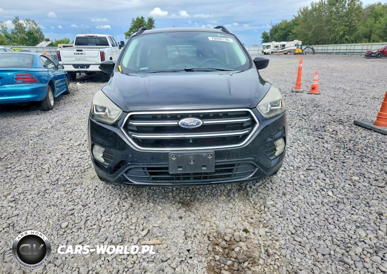 2017 Ford Escape Se VIN:1FMCU0GD7HUC74239 - 5