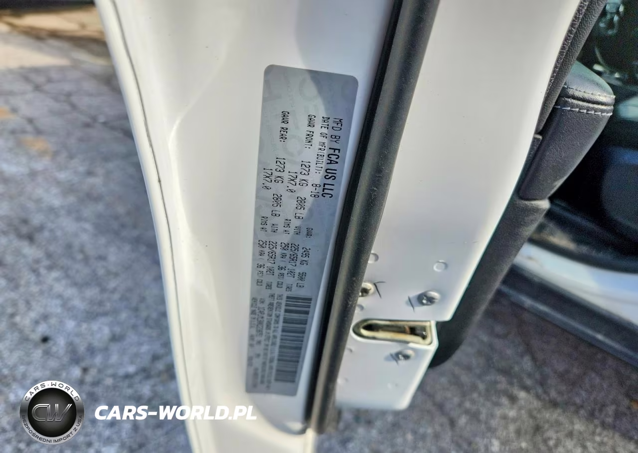 2019 Jeep Cherokee Latitude Plus VIN:1C4PJMLB0KD238751 - 13