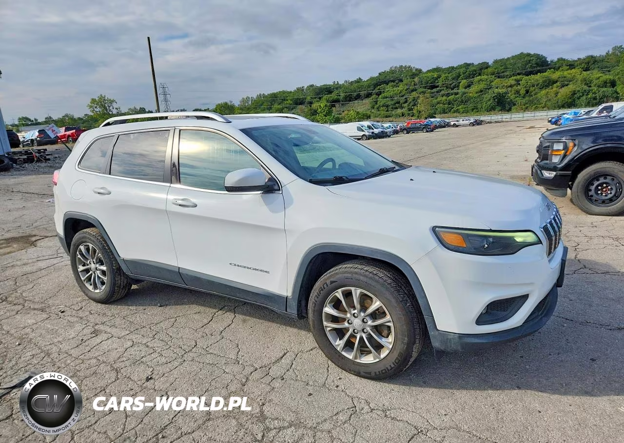 2019 Jeep Cherokee Latitude Plus VIN:1C4PJMLB0KD238751 - 4