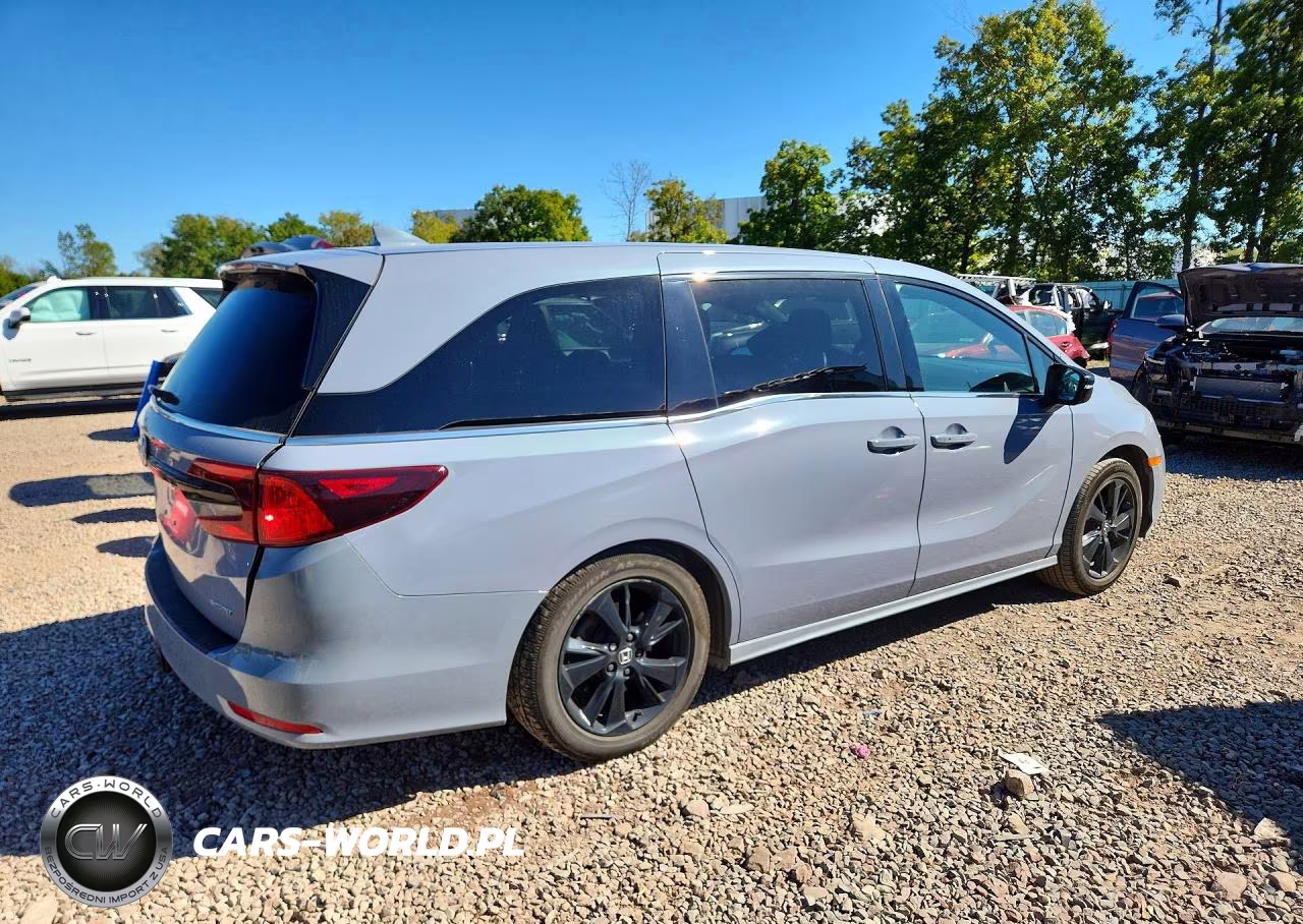 2023 Honda Odyssey Sport-L VIN:5FNRL6H79PB011321 - 3
