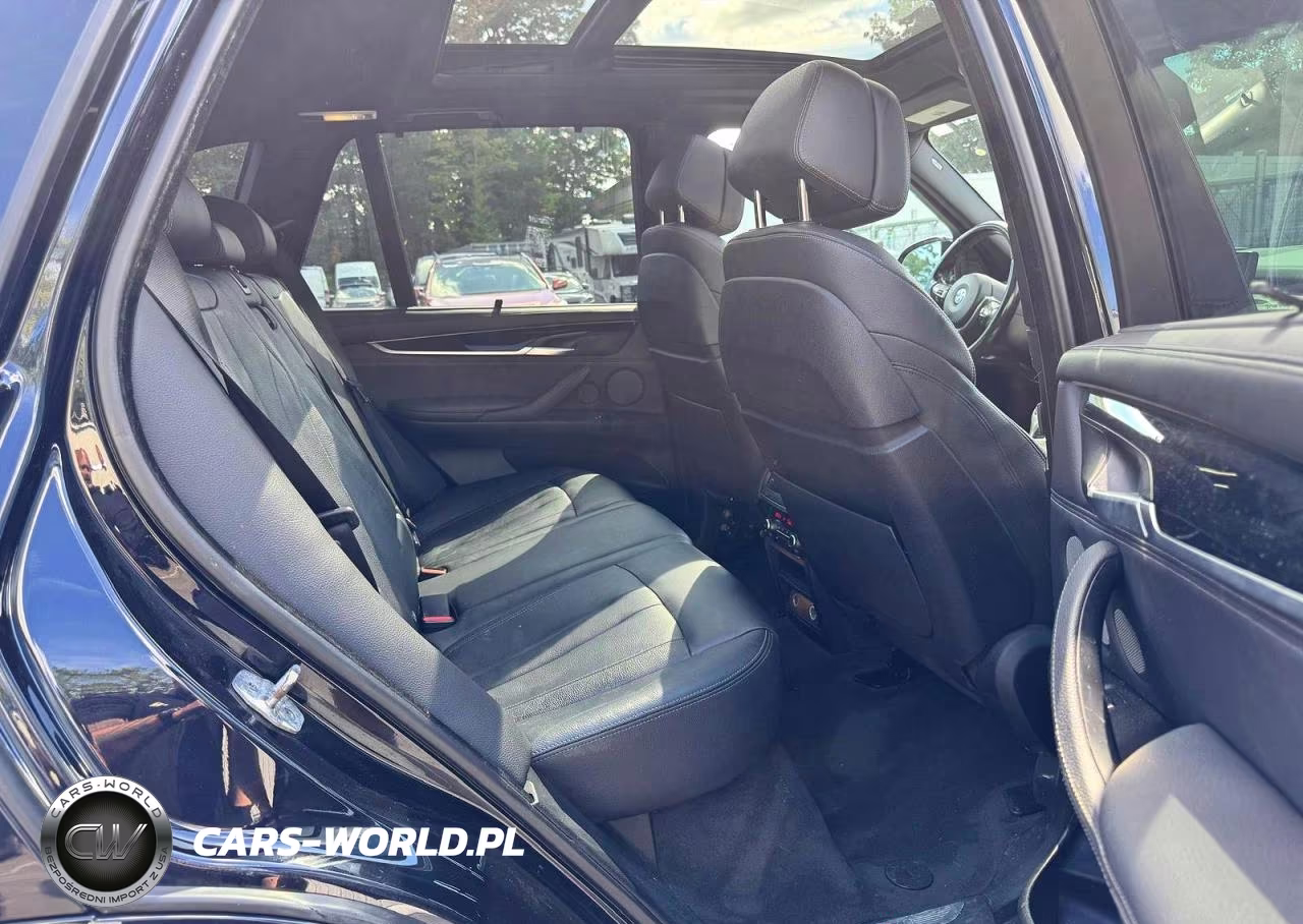 2018 BMW X5 xDrive50I VIN:5UXKR6C51J0U14610 - 10