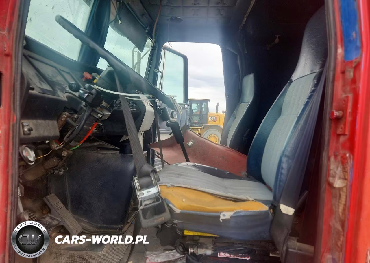 1992 White-GMC Aero Wia - Semi Truck VIN:4V1WDBRF9NN649664 - 7