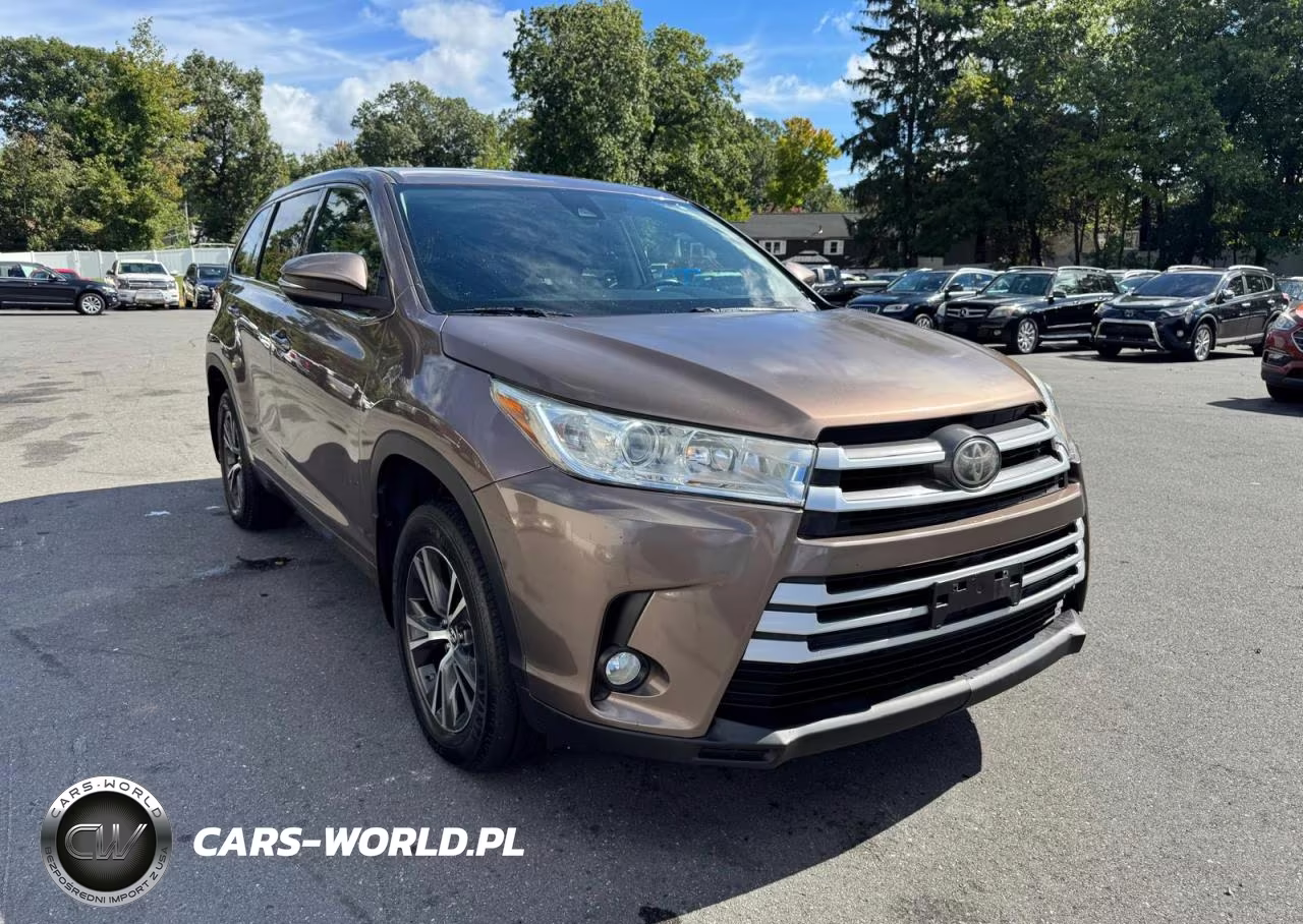 2017 Toyota Highlander Le Plus VIN:5TDBZRFH7HS393245 - 4