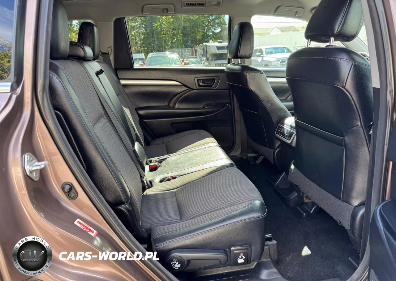 2017 Toyota Highlander Le Plus VIN:5TDBZRFH7HS393245 - 7