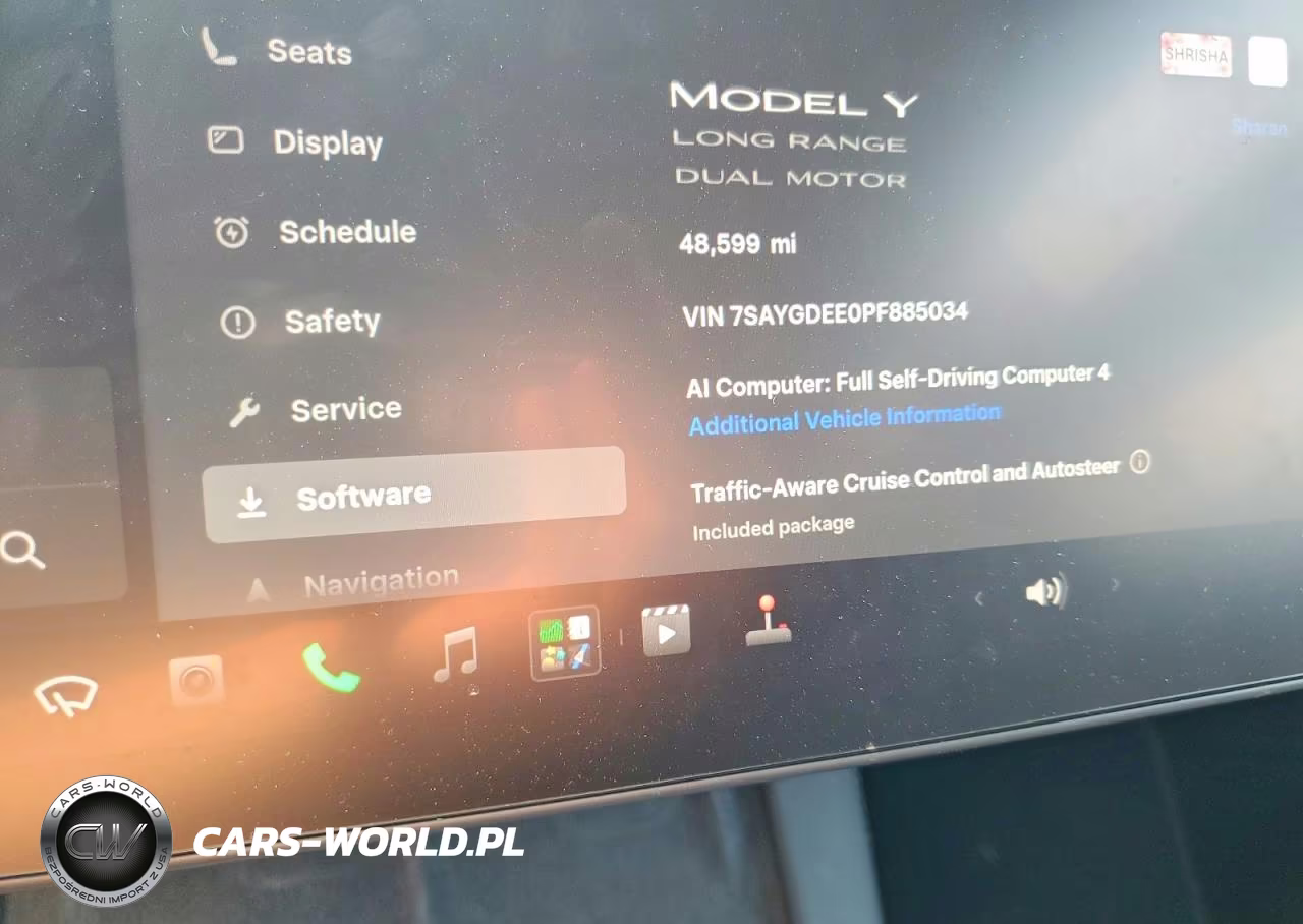 2023 Tesla Model Y VIN:7SAYGDEE0PF885034 - 9