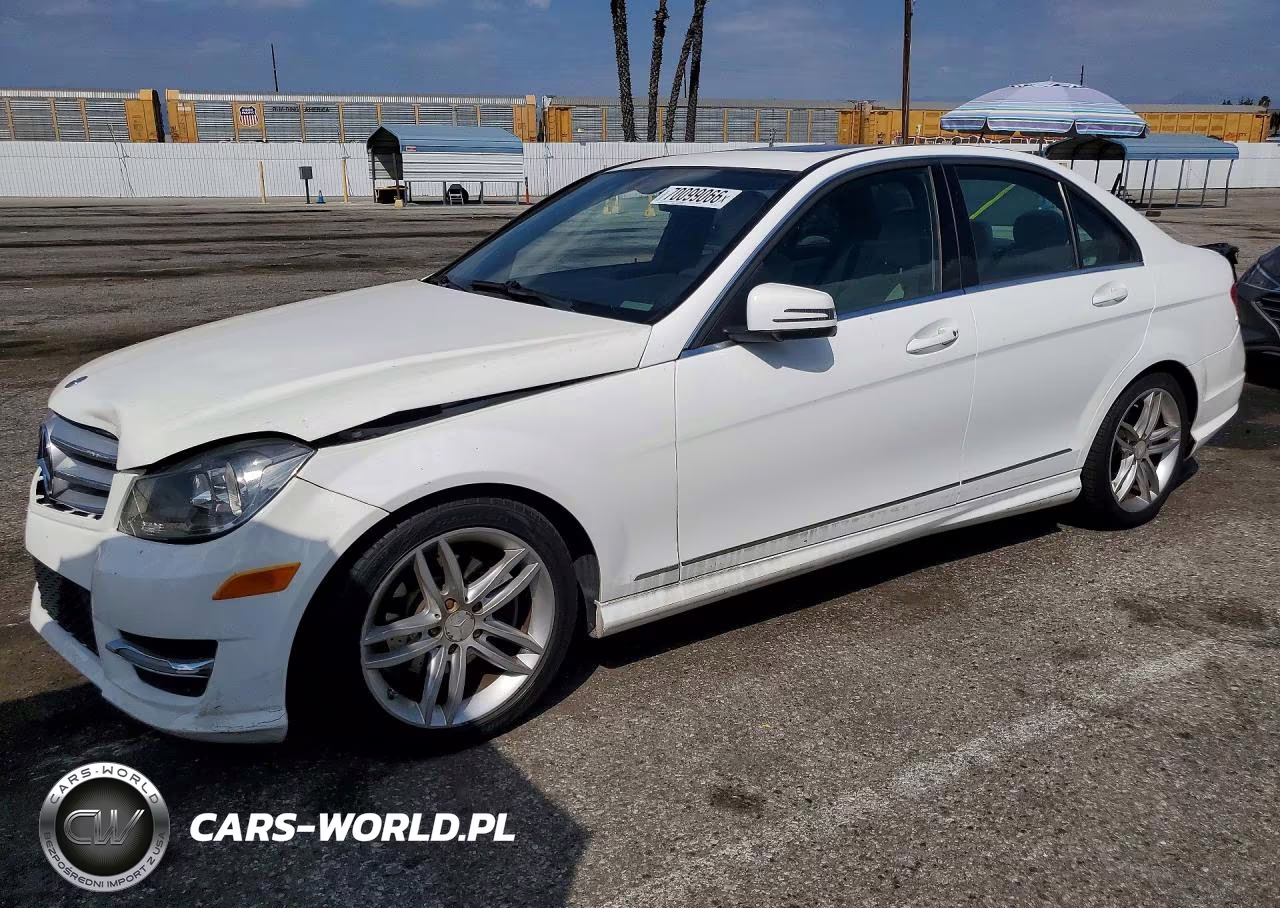 2013 Mercedes-Benz C 250 VIN:WDDGF4HBXDA763434 - 1