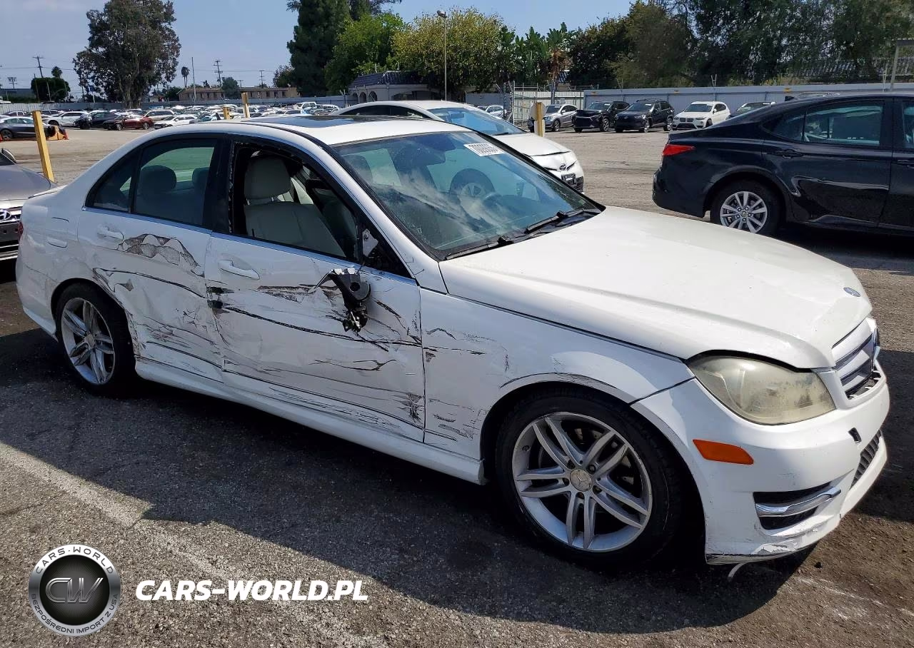 2013 Mercedes-Benz C 250 VIN:WDDGF4HBXDA763434 - 4
