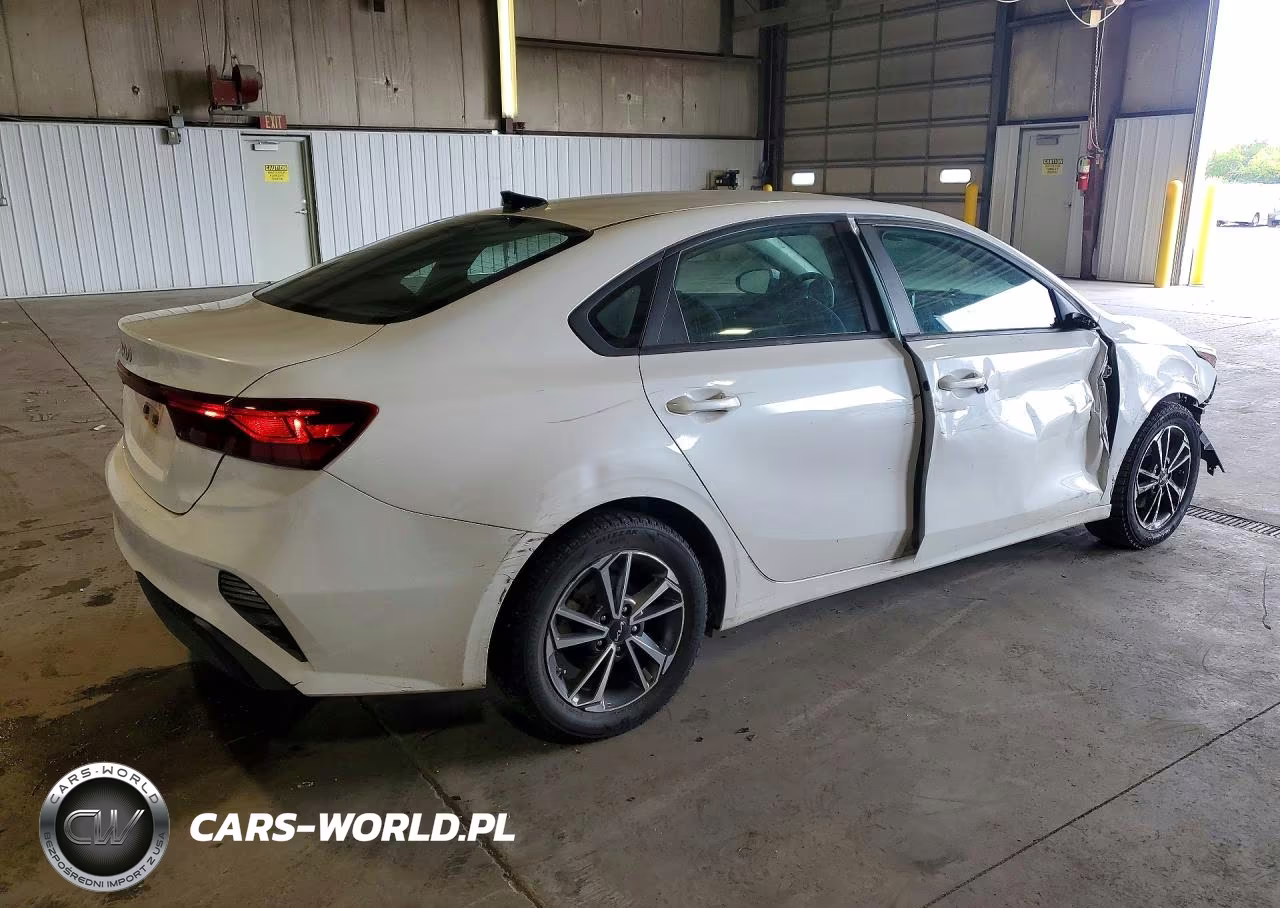 2022 Kia Forte Lxs VIN:3KPF24ADXNE475537 - 3