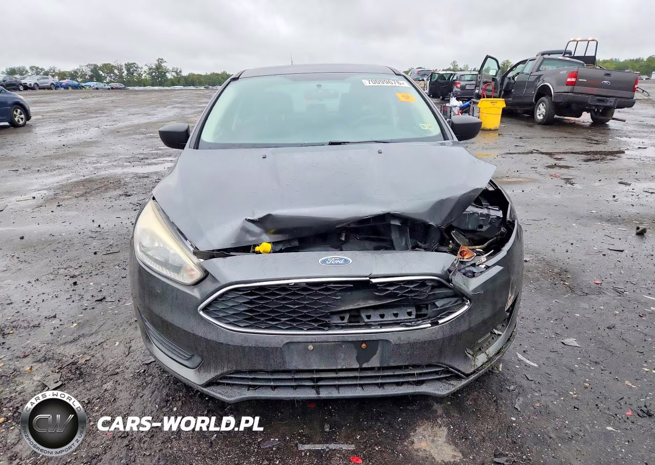 2017 Ford Focus S VIN:1FADP3E2XHL327630 - 5