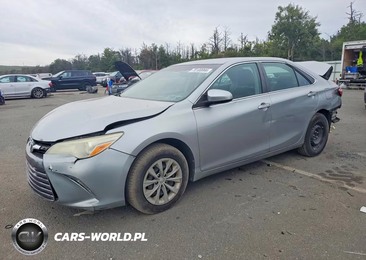 2015 Toyota Camry Le – zdjęcie 1 z 13
