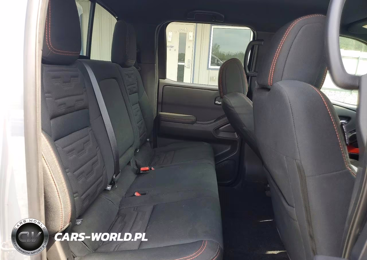 2024 Nissan Frontier Pro-4X VIN:1N6ED1EK8RN633840 - 10