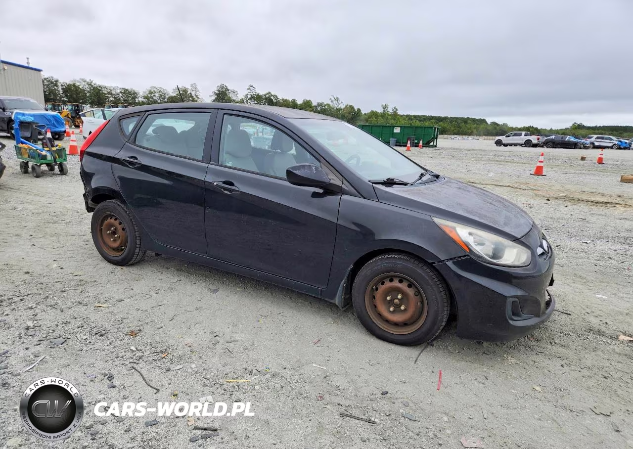 2013 Hyundai Accent Gs VIN:KMHCT5AE5DU109608 - 4