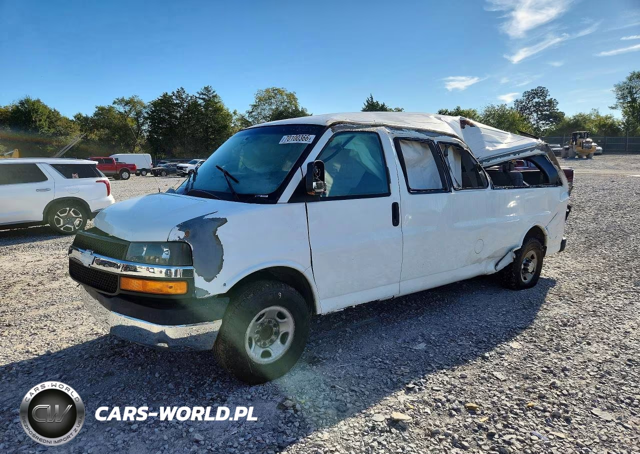 2008 Chevrolet Express G3500 VIN:1GAHG39K981230204 - 1