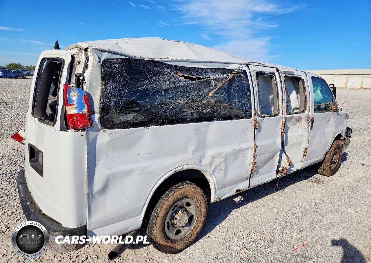 2008 Chevrolet Express G3500 VIN:1GAHG39K981230204 - 3