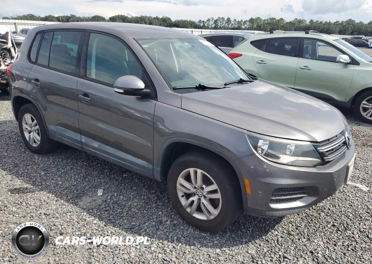 2012 Volkswagen Tiguan S VIN:WVGAV7AX6CW006246 - 4