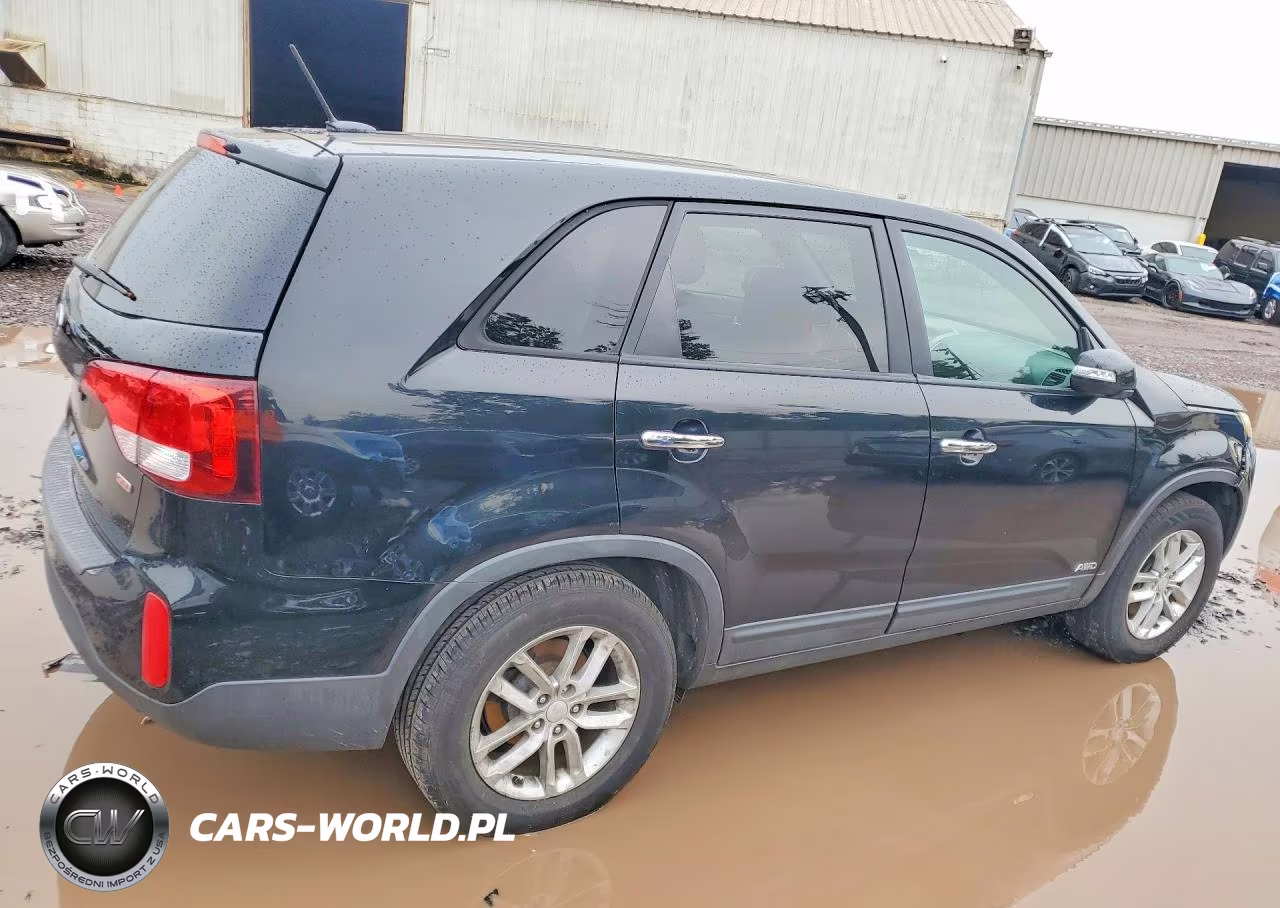 2015 Kia Sorento Lx VIN:5XYKTCA63FG614712 - 3