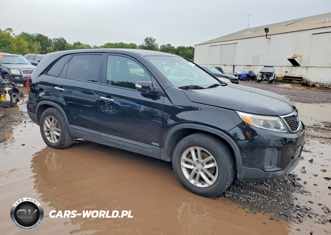 2015 Kia Sorento Lx VIN:5XYKTCA63FG614712 - 4