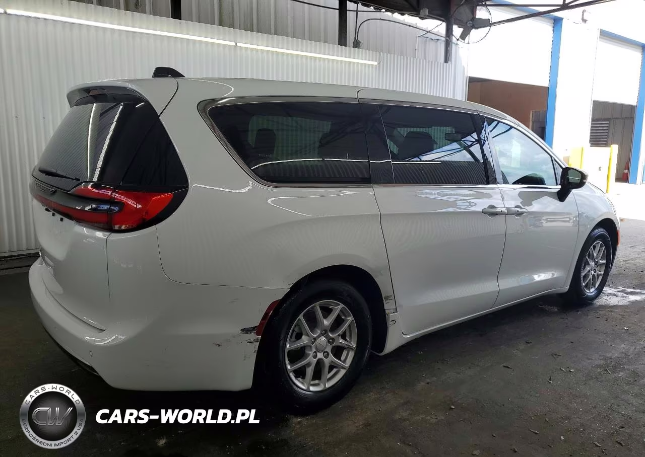 2027 Chrysler Pacifica Select VIN:2C4RC1BG9VR579890 - 3