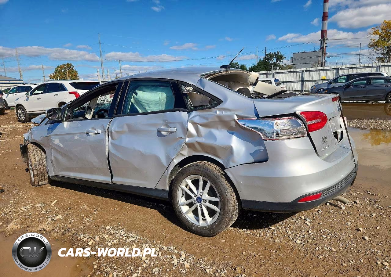 2017 Ford Focus Se VIN:1FADP3F24HL315584 - 2