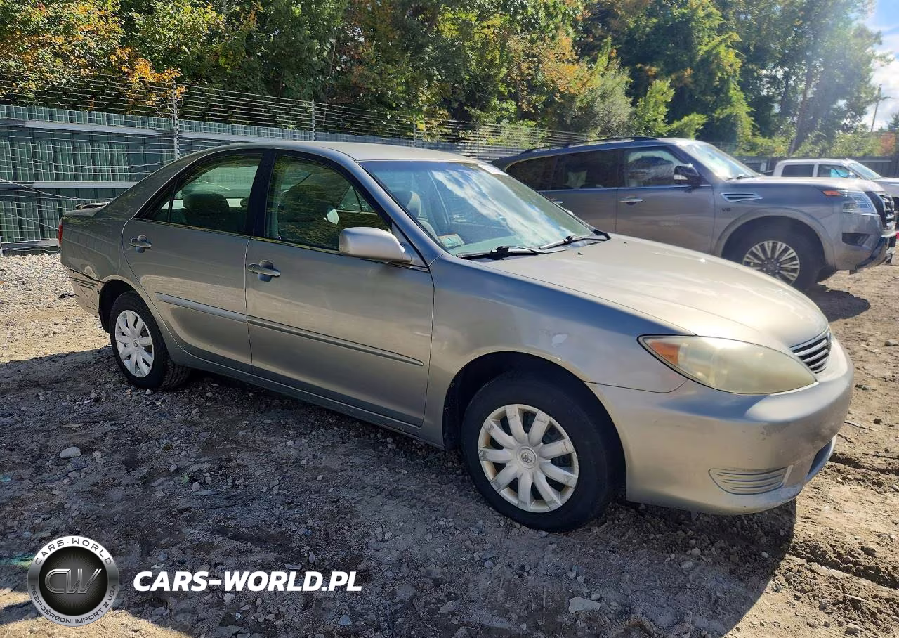 2005 Toyota Camry Le VIN:4T1BE32K05U968704 - 4