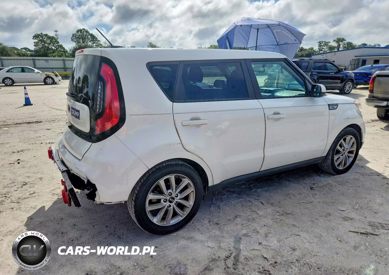 2017 Kia Soul + VIN:KNDJP3A51H7502627 - 3