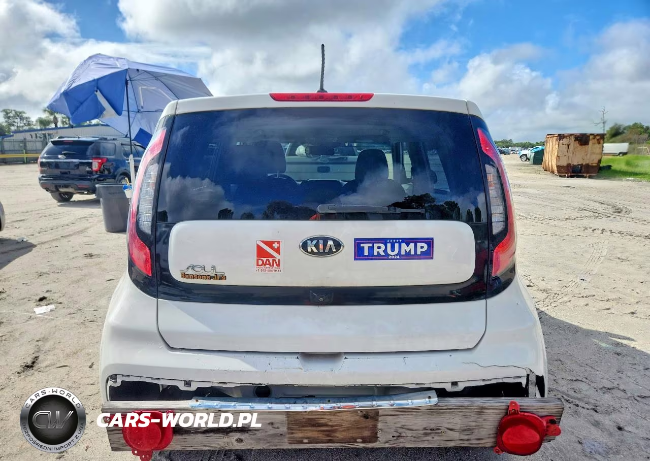 2017 Kia Soul + VIN:KNDJP3A51H7502627 - 6