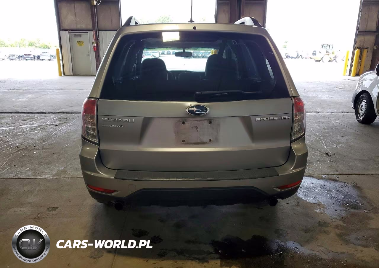 2011 Subaru Forester 2.5X Premium VIN:JF2SHBDC3BH703096 - 6