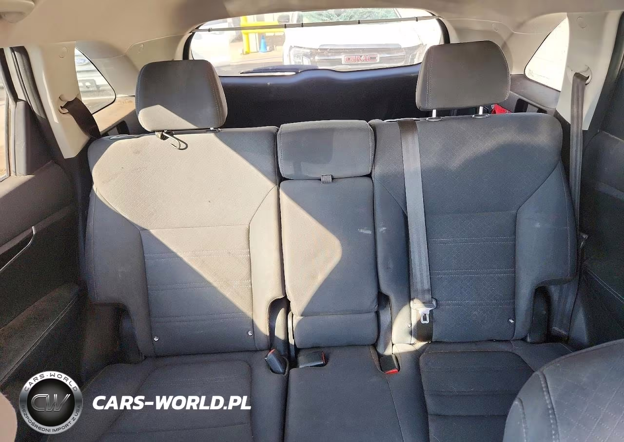 2019 Kia Sorento L VIN:5XYPG4A30KG575030 - 10