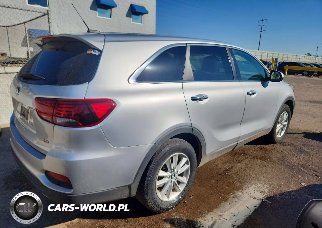 2019 Kia Sorento L VIN:5XYPG4A30KG575030 - 3