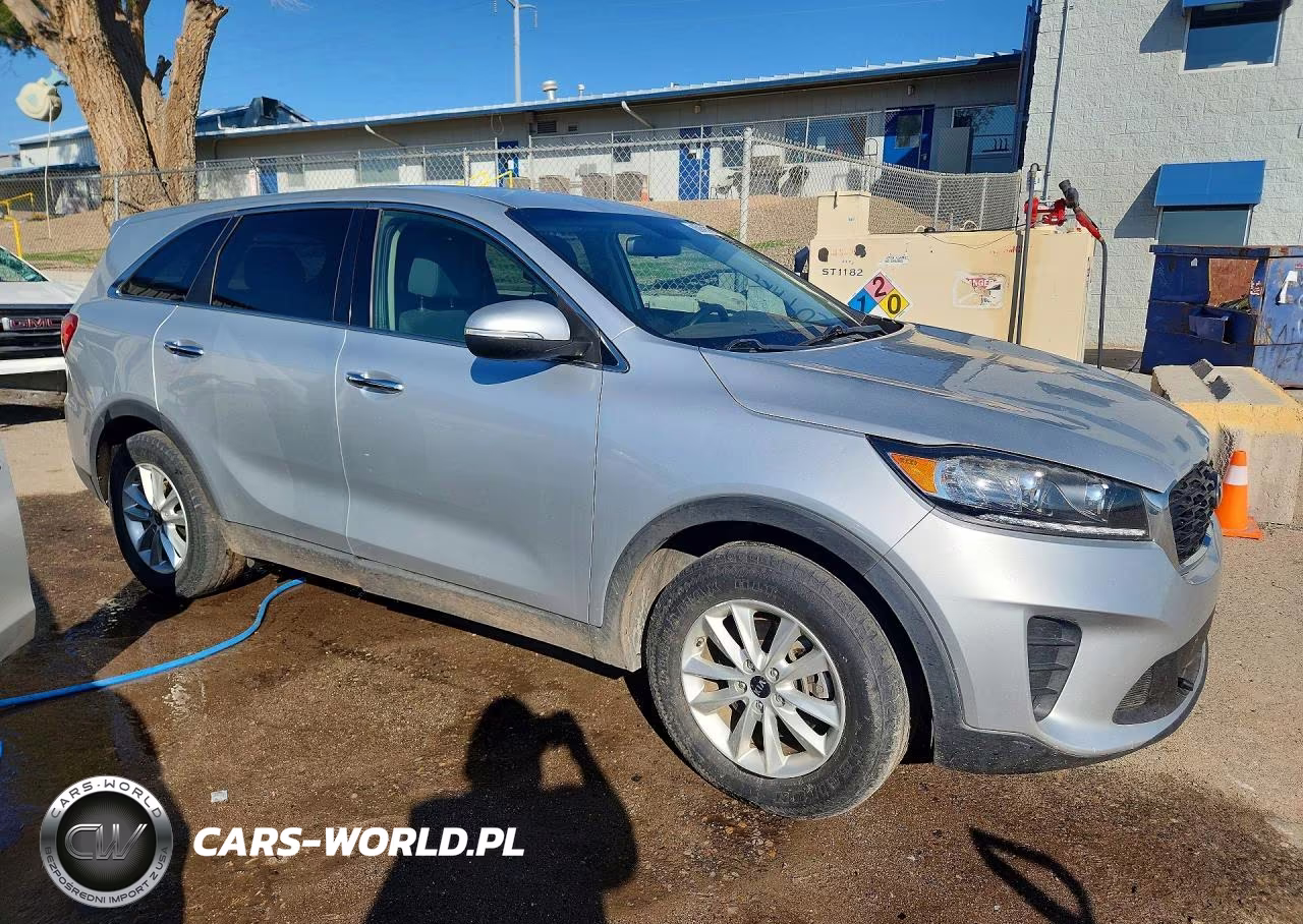 2019 Kia Sorento L VIN:5XYPG4A30KG575030 - 4
