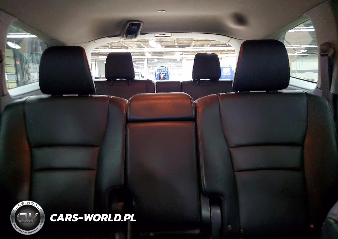 2017 Honda Pilot Touring VIN:5FNYF6H91HB027874 - 10