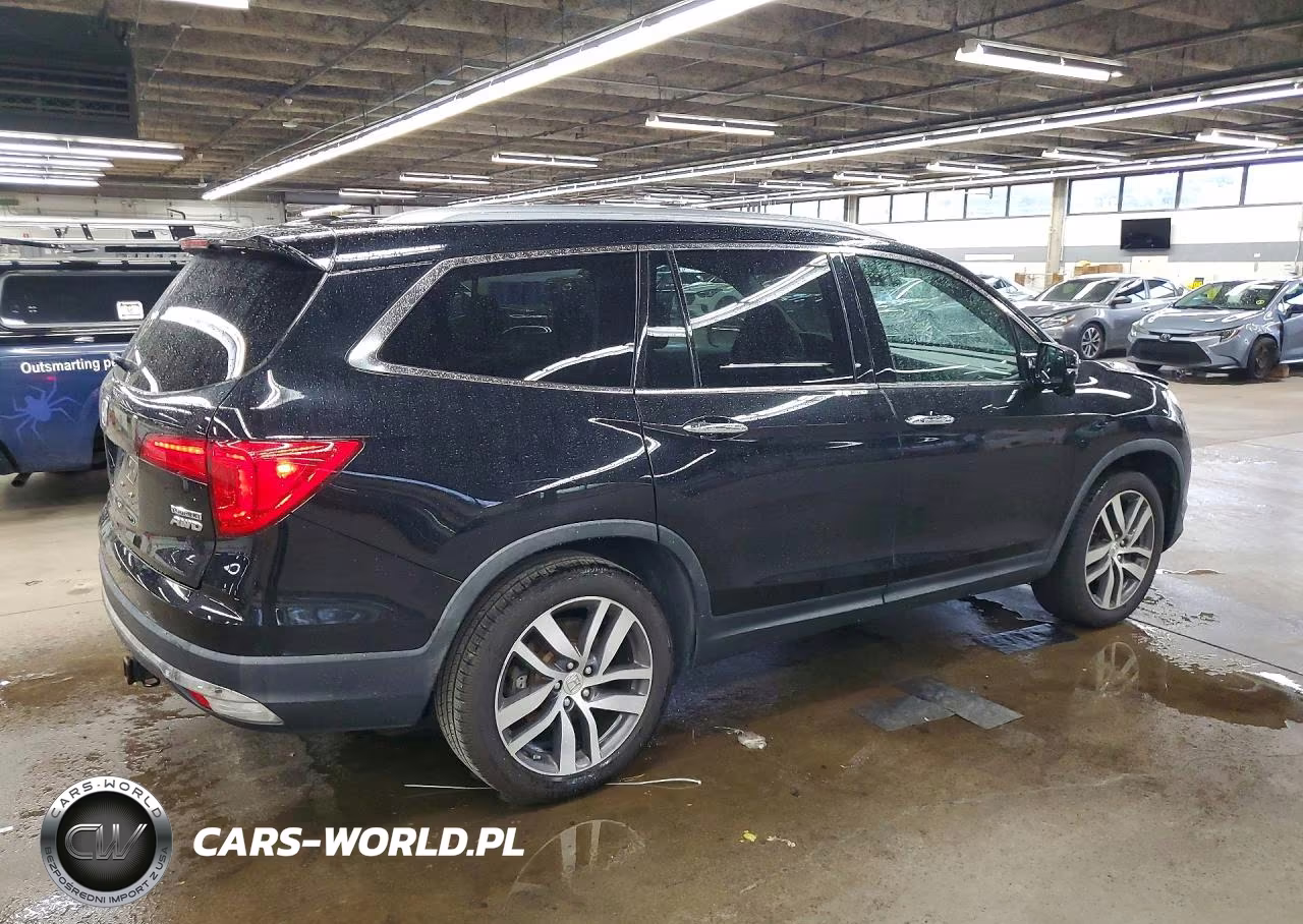 2017 Honda Pilot Touring VIN:5FNYF6H91HB027874 - 3