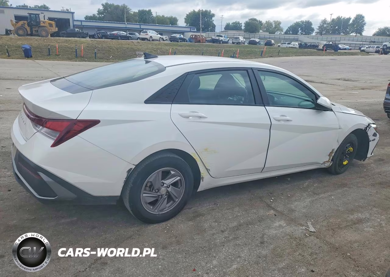 2024 Hyundai Elantra Se VIN:KMHLL4DG6RU830213 - 3