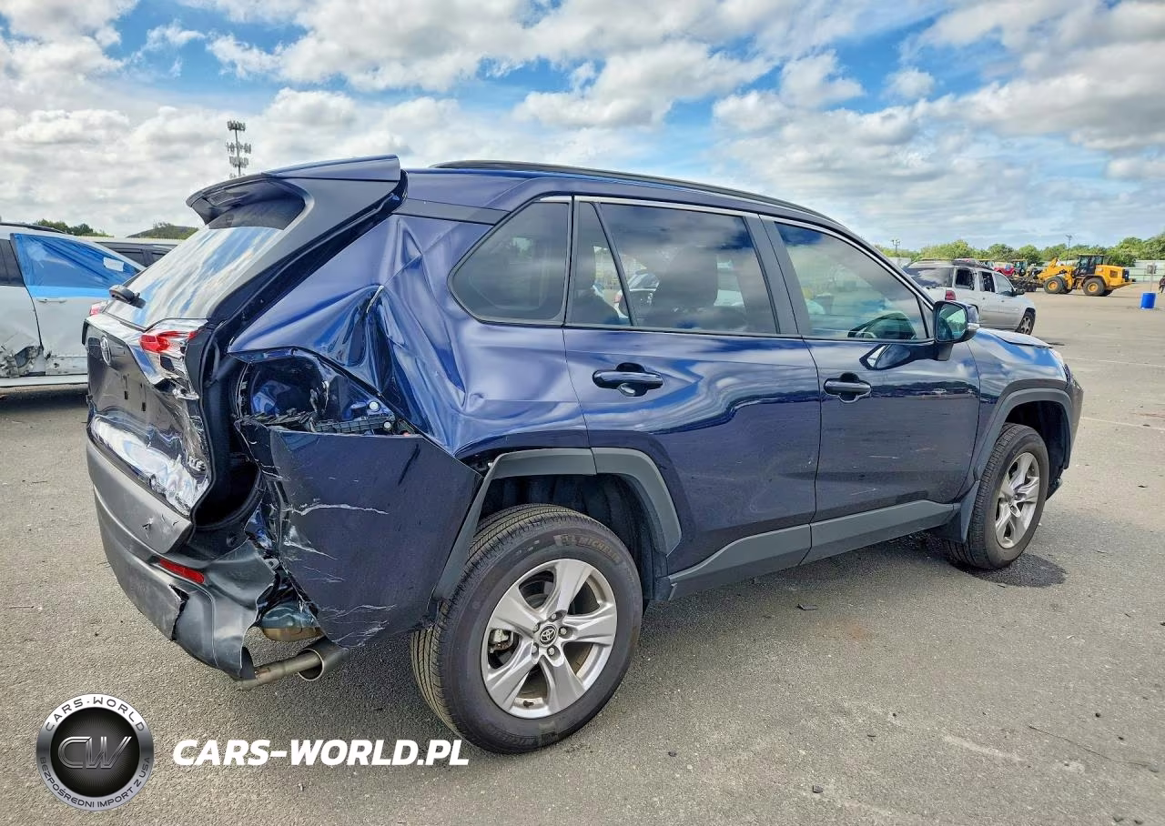 2025 Toyota Rav4 Xle VIN:2T3W1RFV8SW402278 - 3