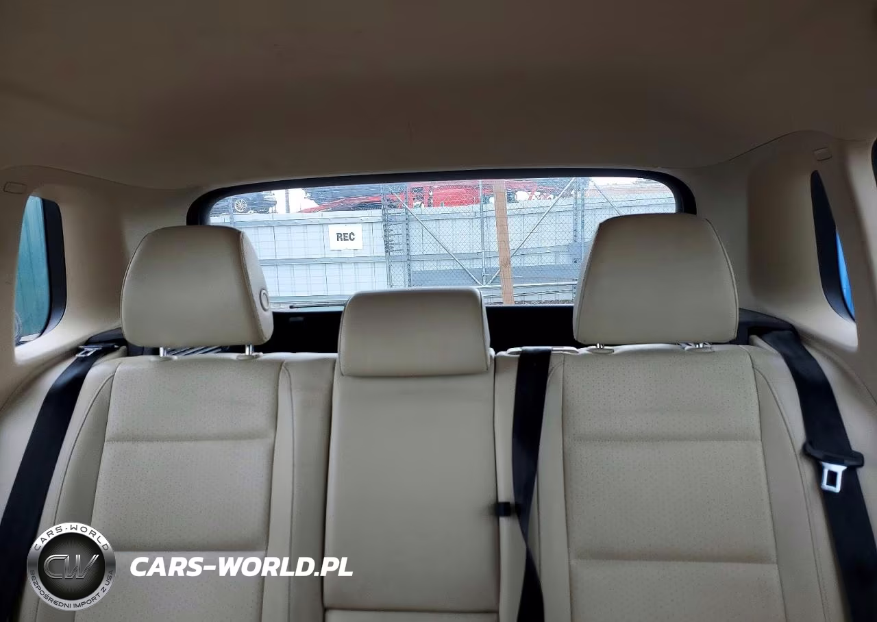 2016 Volkswagen Tiguan S VIN:WVGBV7AX0GW527490 - 10