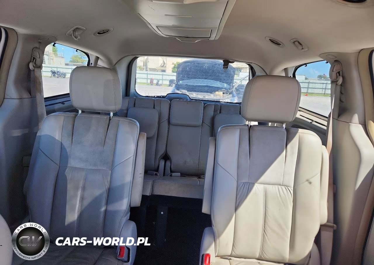 2012 Chrysler Town & Country Limited VIN:2C4RC1GGXCR273609 - 10