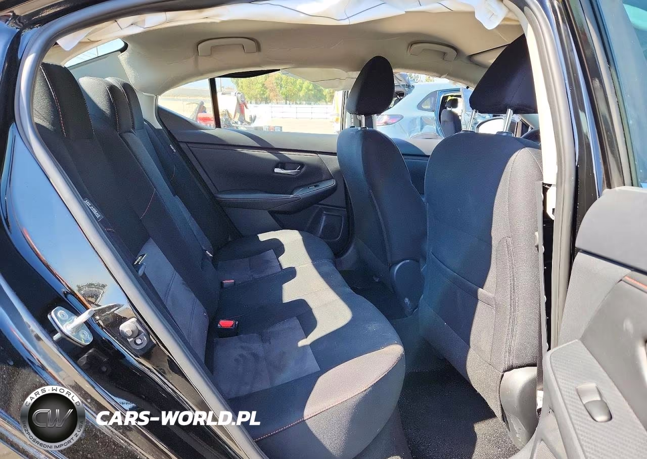2025 Nissan Sentra Sr VIN:3N1AB8DV2SY415996 - 10