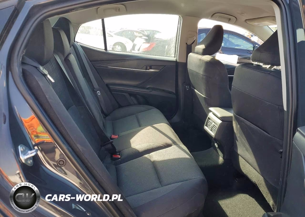 2026 Toyota Camry Le VIN:4T1DAACK2TU214370 - 10