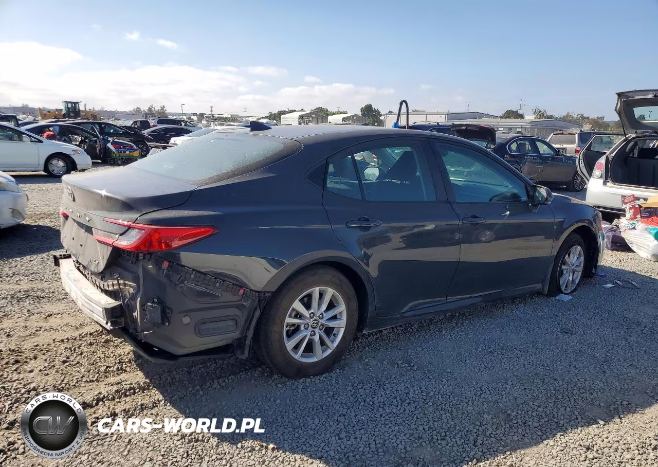 2026 Toyota Camry Le VIN:4T1DAACK2TU214370 - 3