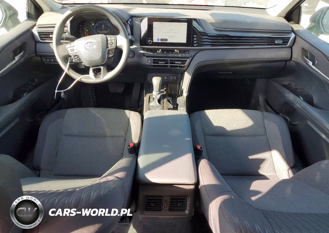 2026 Toyota Camry Le VIN:4T1DAACK2TU214370 - 8